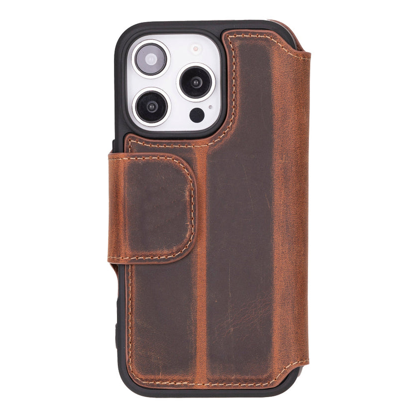 Clara iPhone 16 Pro Leather Case