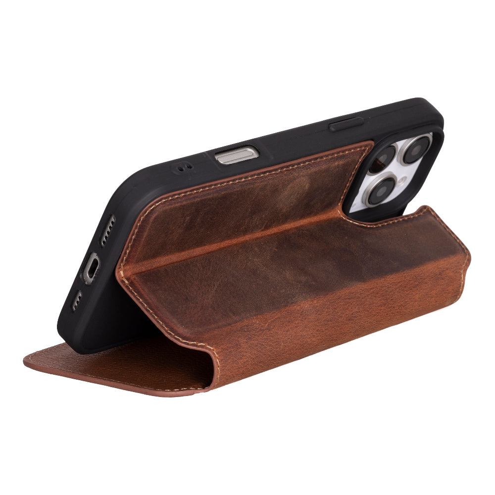 Clara iPhone 16 Pro Max Leather Case