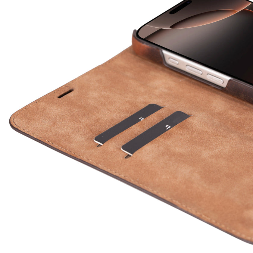 Luca iPhone 16 Pro Leather Case