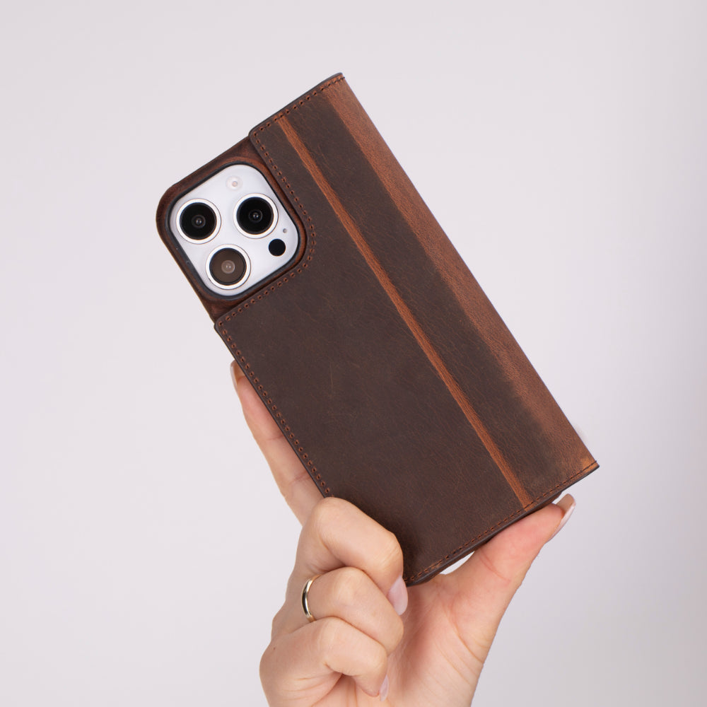 Luca iPhone 16 Pro Leather Case