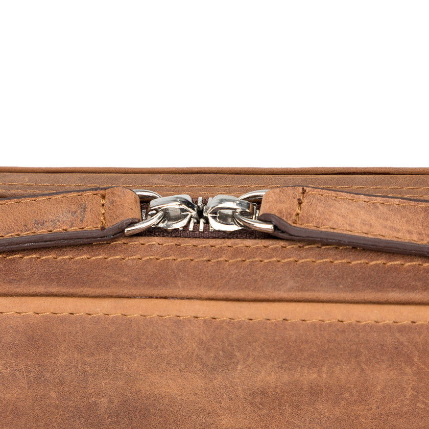 Epsilon Leather Travel Cable Organizer